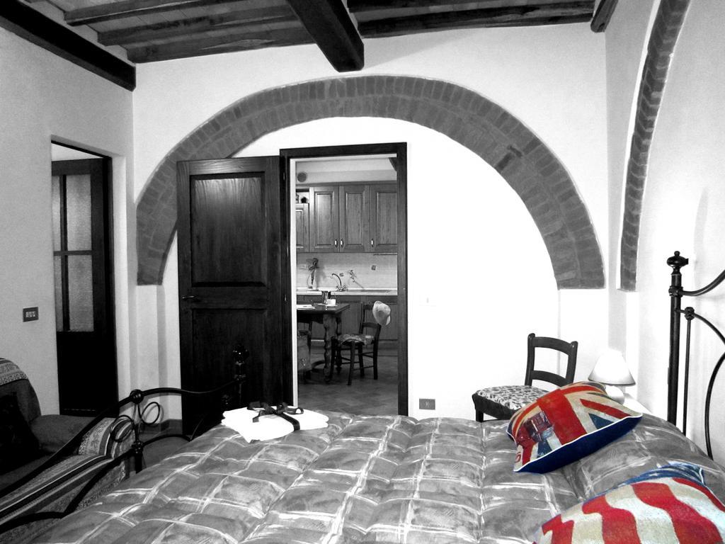 B&B Le Logge Di Sopra Asciano Exterior photo