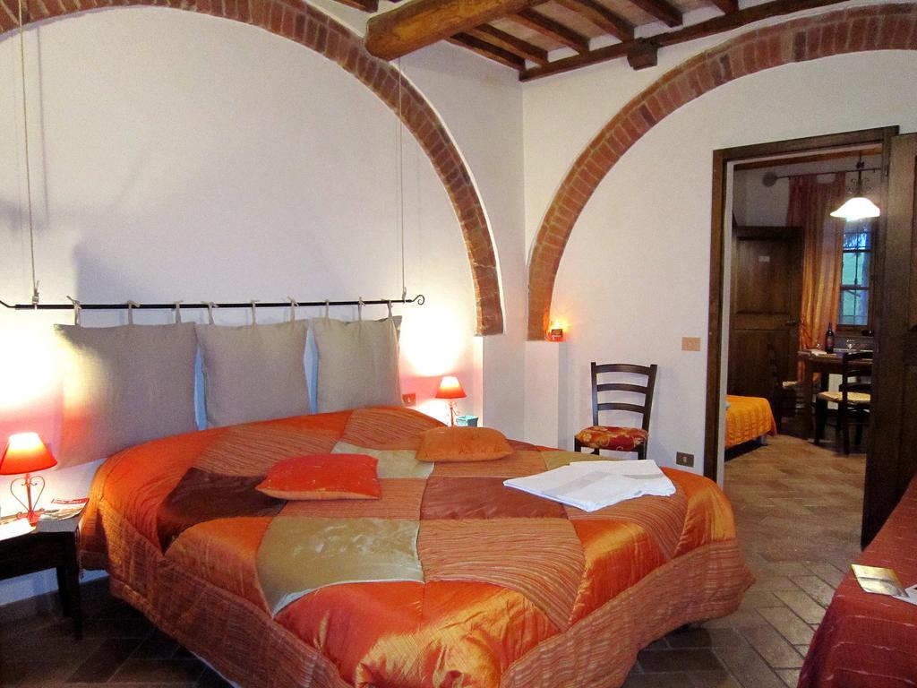 B&B Le Logge Di Sopra Asciano Exterior photo
